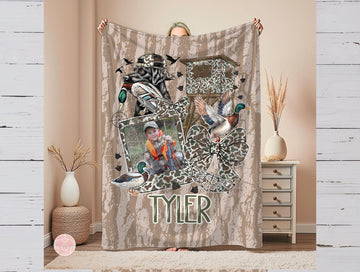 Maxcorners Custom Hunting Blanket, Personalized Duck Hunter Gift, Camo Blanket for Men, Family Photo Blanket, Dog Retriever, Hunting Lodge Decor LM1611